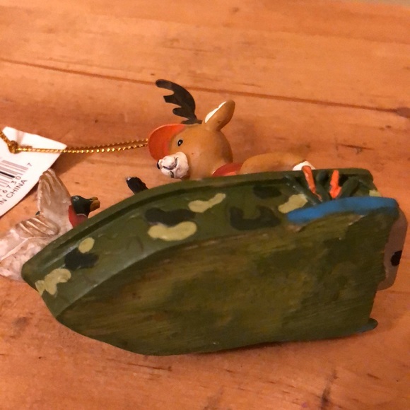 JWM Collection Hunting Ornament “Deer in Boat” - Picture 11 of 14